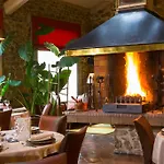 La Campagne St Lazare - Restaurant D'hotes Piscine & Spa 招待所