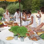 La Campagne St Lazare - Restaurant D'hotes Piscine & Spa 招待所