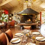 La Campagne St Lazare - Restaurant D'hotes Piscine & Spa 招待所