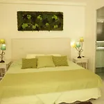 La Campagne St Lazare - Restaurant D'hotes Piscine & Spa 招待所