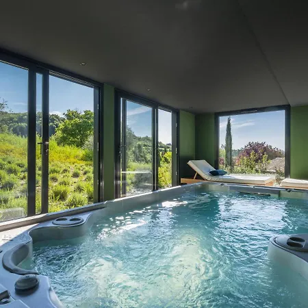 La Campagne St Lazare - Restaurant D'hotes Piscine & フォルカルキエ