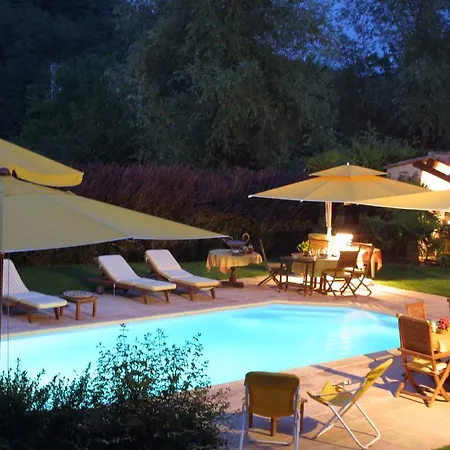 게스트하우스 La Campagne St Lazare - Restaurant D'hotes Piscine & Spa 포르칼퀴에르