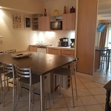 La Campagne St Lazare - Restaurant D'hotes Piscine & Spa Gæstehus Forcalquier