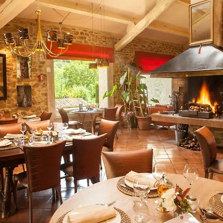 La Campagne St Lazare - Restaurant D'hotes Piscine & Spa Форкалькье