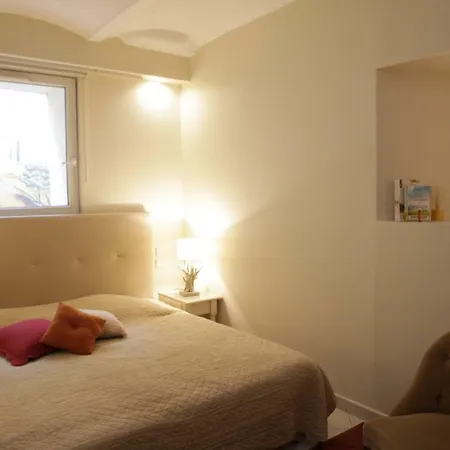 La Campagne St Lazare - Restaurant D'hotes Piscine & Spa Гостевой дом 3*