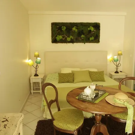 ゲストハウス La Campagne St Lazare - Restaurant D'hotes Piscine &