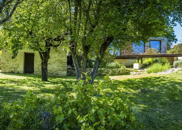 La Campagne St Lazare - Restaurant D'hotes Piscine & Spa Guest house Forcalquier