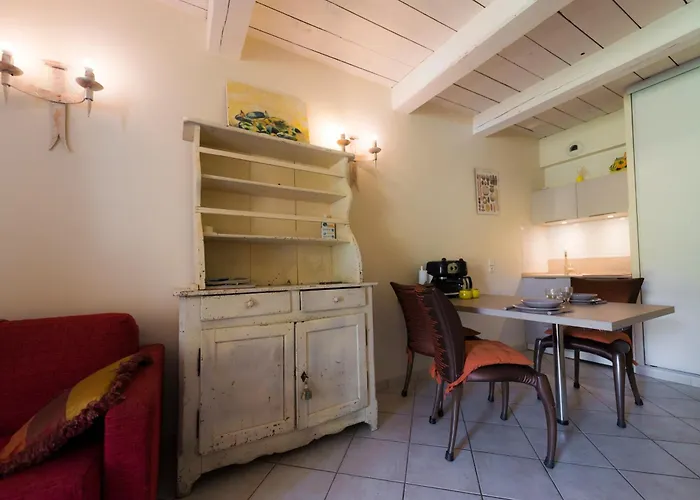 La Campagne St Lazare - Restaurant D'hotes Piscine & Spa Forcalquier