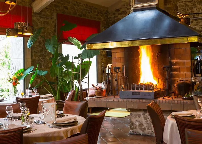 La Campagne St Lazare - Restaurant D'hotes Piscine & Spa Guest house