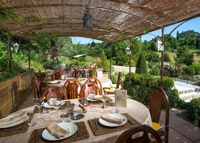 La Campagne St Lazare - Restaurant D'hotes Piscine & Spa Guest house