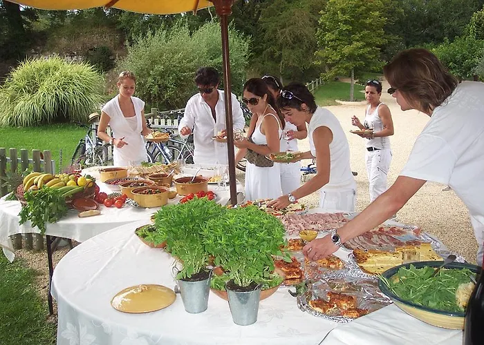 La Campagne St Lazare - Restaurant D'hotes Piscine & Spa Guest house