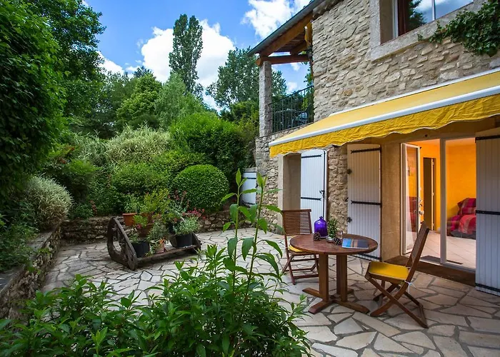 La Campagne St Lazare - Restaurant D'hotes Piscine & Spa Guest house