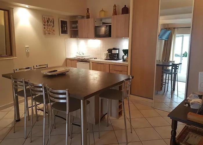 La Campagne St Lazare - Restaurant D'hotes Piscine & Spa Guest house Forcalquier