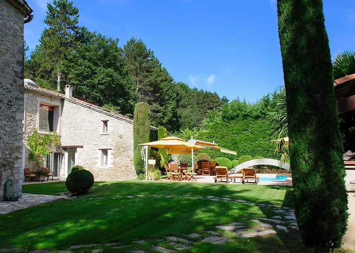 La Campagne St Lazare - Restaurant D'hotes Piscine & Spa