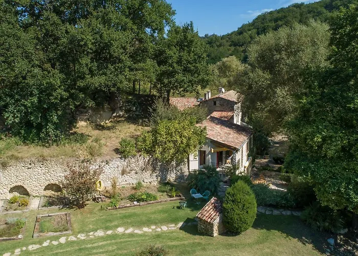 La Campagne St Lazare - Restaurant D'hotes Piscine & Spa Guest house