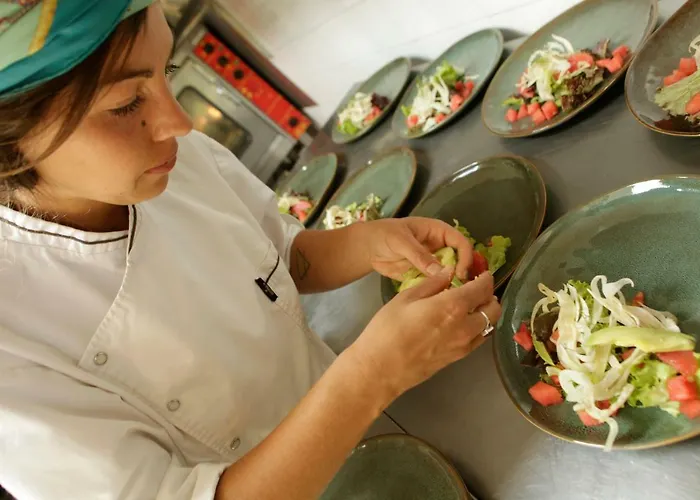 La Campagne St Lazare - Restaurant D'hotes Piscine & Spa
