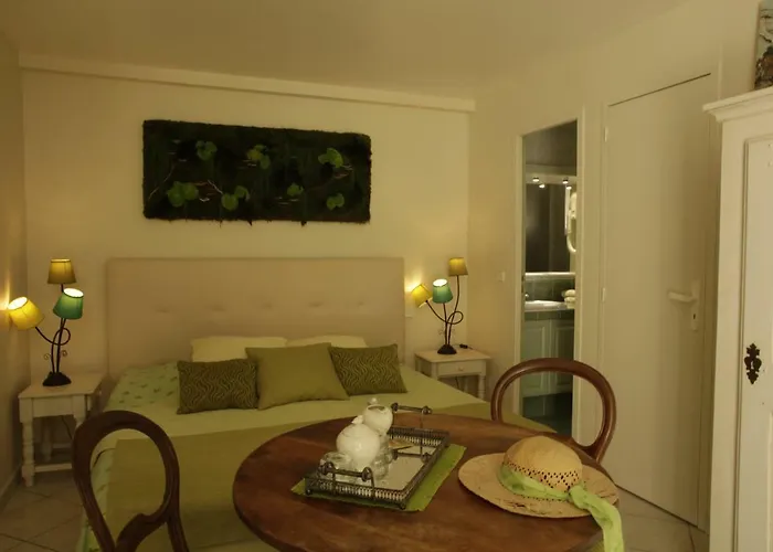 La Campagne St Lazare - Restaurant D'hotes Piscine & Spa Guest house 3*