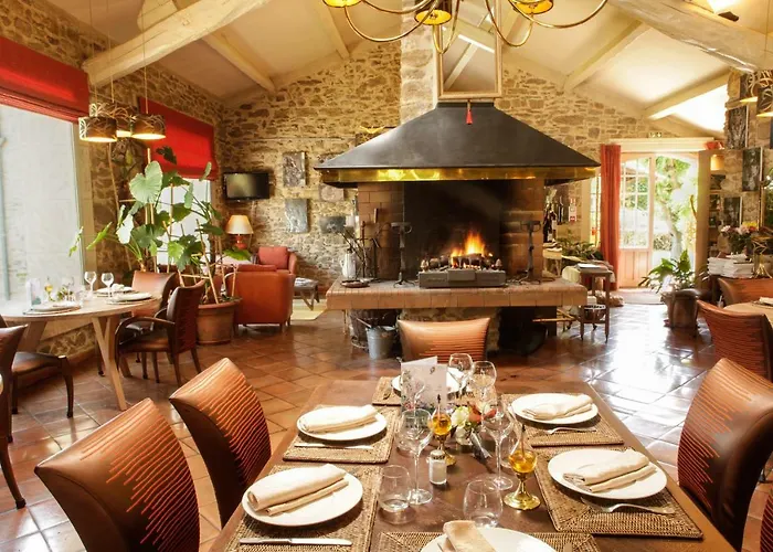 La Campagne St Lazare - Restaurant D'hotes Piscine & Spa Guest house